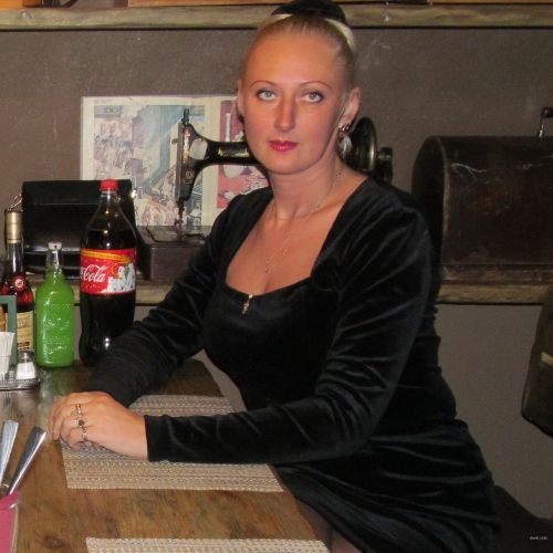 Hot Nurse Gives Sloppy Blowjob in Amateur Roleplay Porn