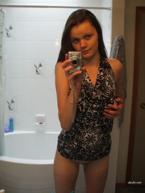XXX Amateur Girl Masturbating - Explicit Solo Play in Private Areas