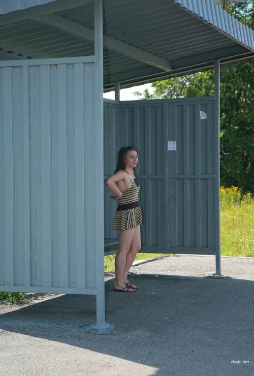 Explicit Outdoor Amateur Striptease: Hairy Pussy Exposed for Voyeurs