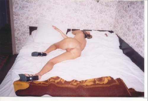Amateur Wife Explicit Home & Outdoor Photos: Raw and Uncensored XXX Shots