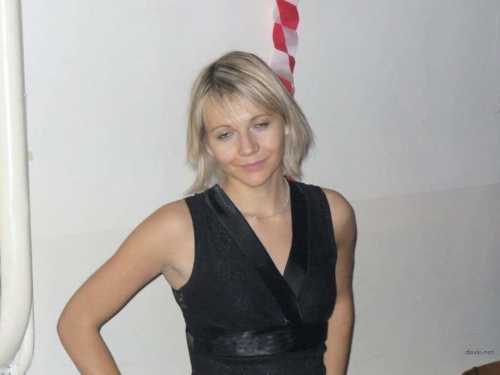 Explicit Russian Teen Spreads Legs: Amateur Photo Reveals All