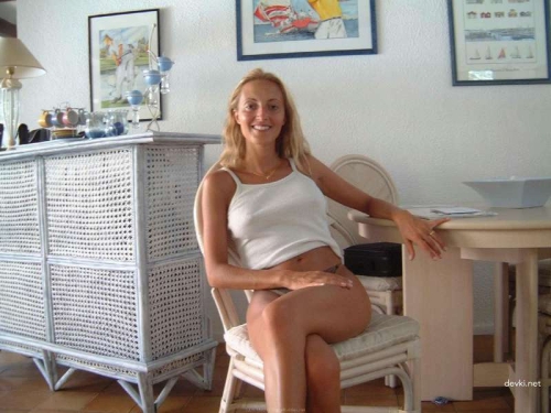 Amateur Mistress Seduces with Hardcore Sex in Explicit Porn Photo