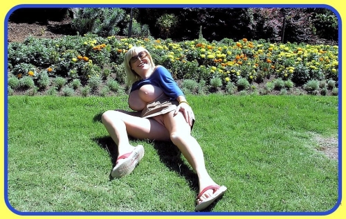 XXX Amateur Collection: Enormous Tits of Woman in Explicit Photos