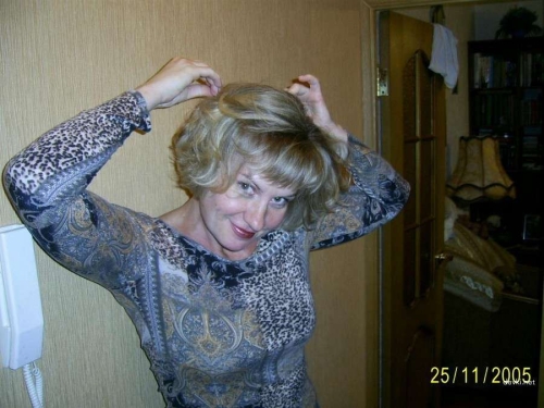 Intense Amateur Pussy Play: Wild Hairy Girlfriend Gets Pleasured