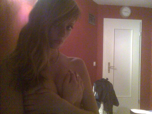 Blonde Amateur Nude Pics Uncensored: XXX Content (Part 4)