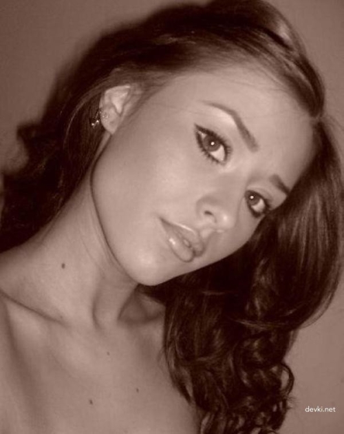 Explicit Amateur Naked Girl Photo Shoot: Hot & Sexy Nude Model Poses
