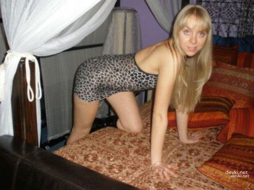 Wild Amateur Orgy: Horny Babe Enjoys Group Sex with Multiple Partners